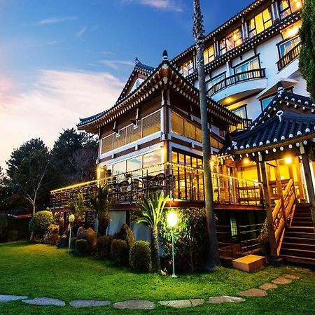 Hallagung Seogwipo Exterior foto