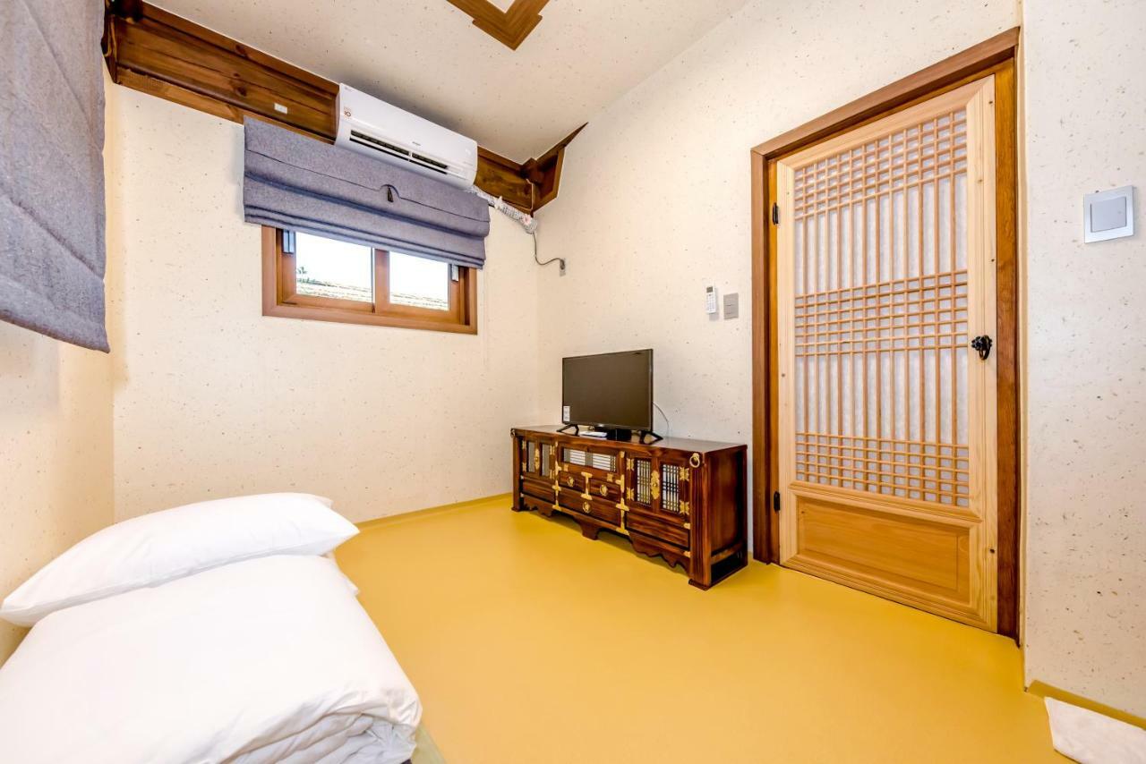 Hallagung Seogwipo Exterior foto