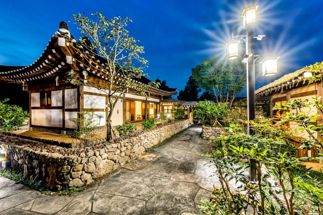Hallagung Seogwipo Exterior foto