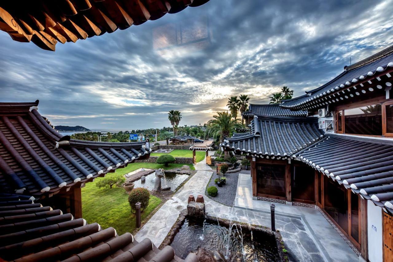 Hallagung Seogwipo Exterior foto